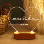 Lumina de noapte personalizată ca cadou de Ziua Îndrăgostiților